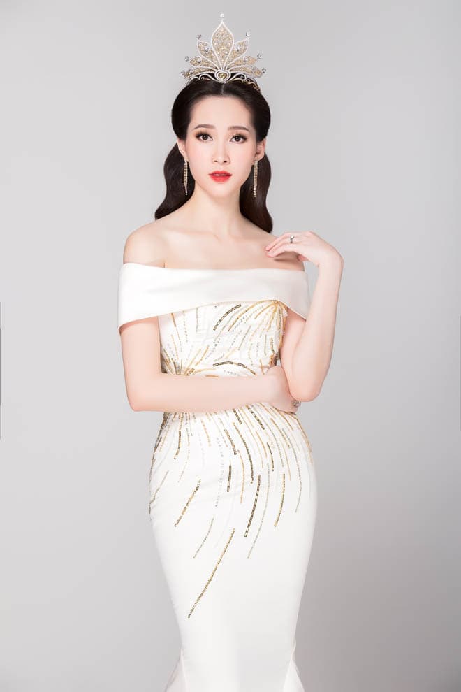 Hoa hậu Đặng Thu Thảo